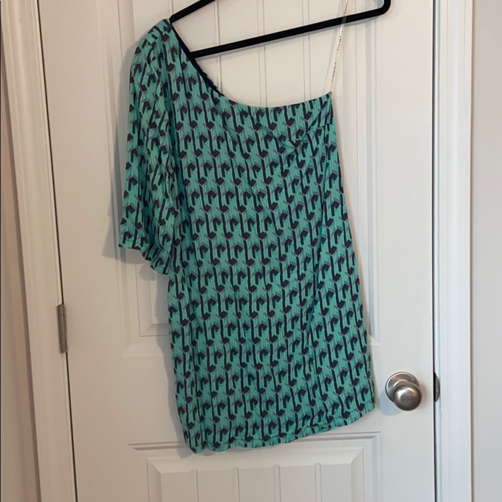 One shoulder dress
